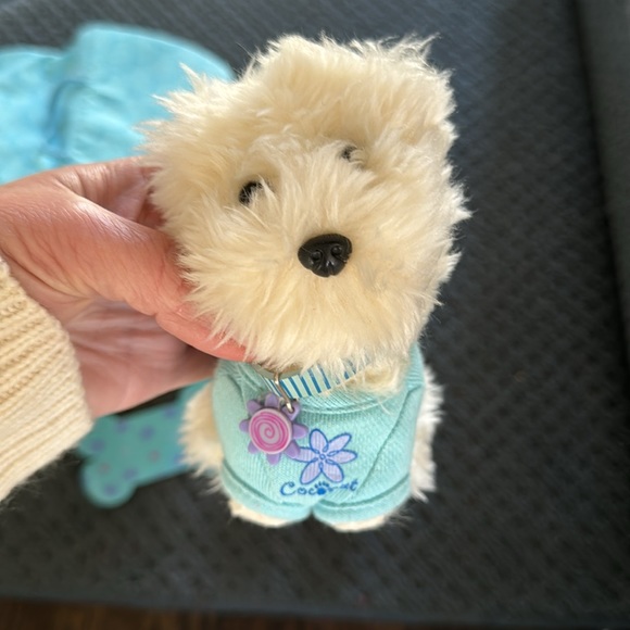 American Girl Doll Coconut The Dog With Dog House Bowls And Mat - Picture 2 of 4